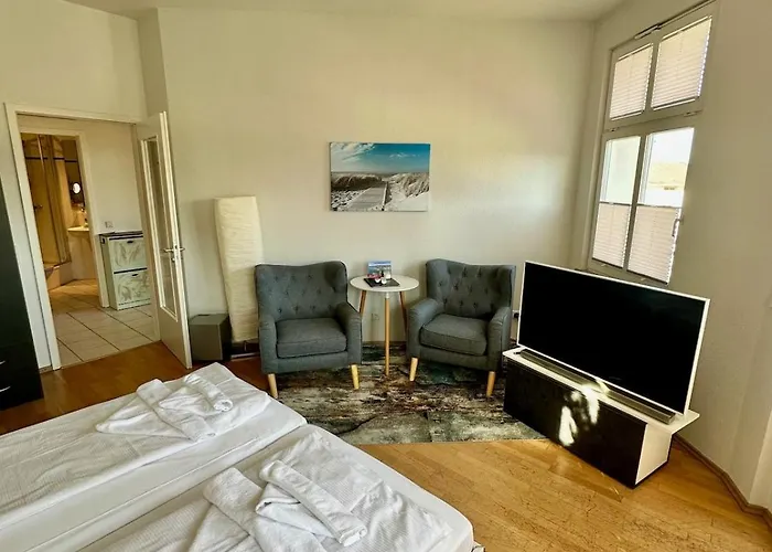Alter Reichshof, 204 Lejlighed